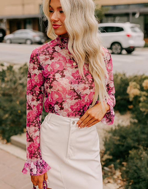 Bild in Galerie-Viewer laden, Rose Allover Floral Print Mesh Top
