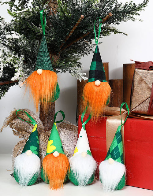 Bild in Galerie-Viewer laden, Irish St. Patrick&#39;s Festival Dwarf Rudolph Charm Green Leaf Festival Faceless Doll Pendant
