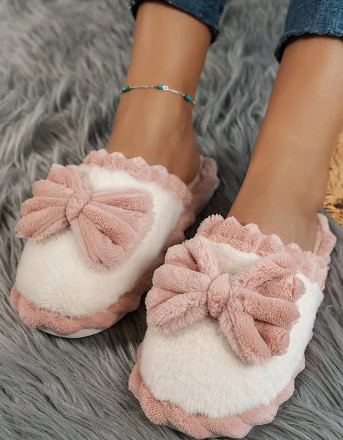 Load image into Gallery viewer, Fushia Bow Plush Winter Slipper
