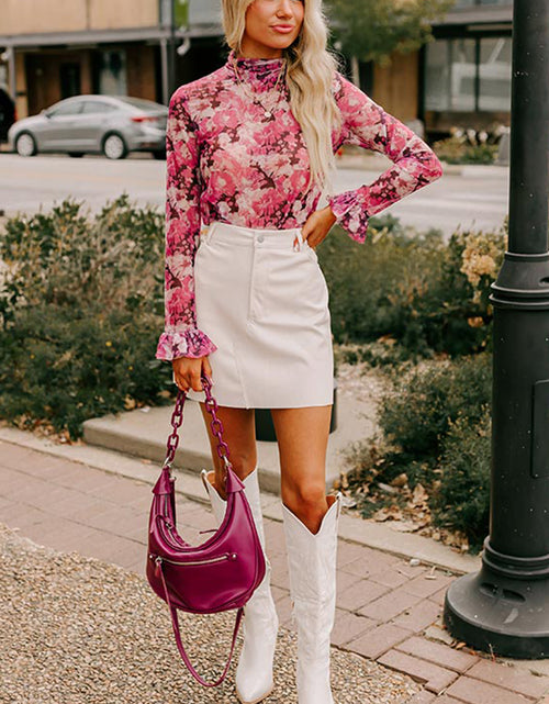 Bild in Galerie-Viewer laden, Rose Allover Floral Print Mesh Top
