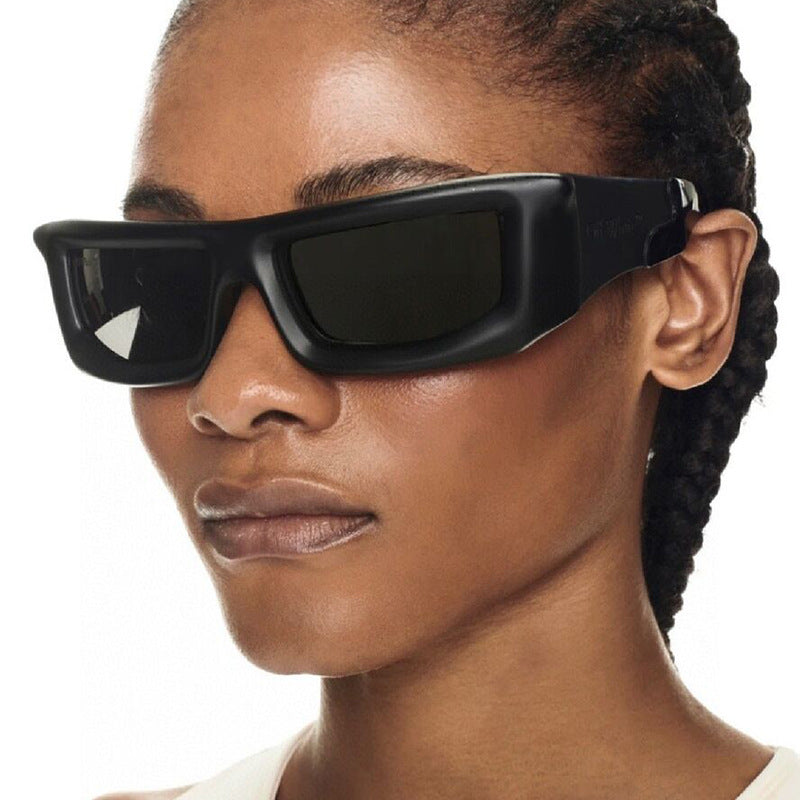 Gafas de sol futuristas con parasol