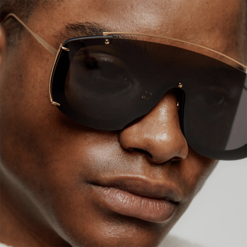 Trendy large frame one-piece sunglasses with a metallic high-end feel, Instagram sunglasses with personalized outdoor internet celebrity sunglasses