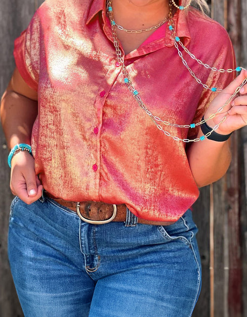 Bild in Galerie-Viewer laden, Rose Red Metallic Sheen Short Sleeve Plus Size Shirt
