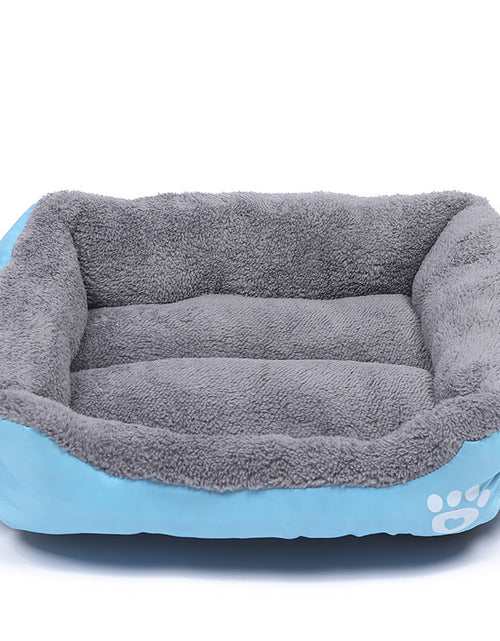 Bild in Galerie-Viewer laden, New, soft, and cozy fleece pet bed. Waterproof bottom. Suitable for small, medium &amp; large pets. Keeps pets warm.
