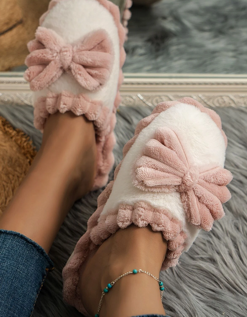 Load image into Gallery viewer, Fushia Bow Plush Winter Slipper

