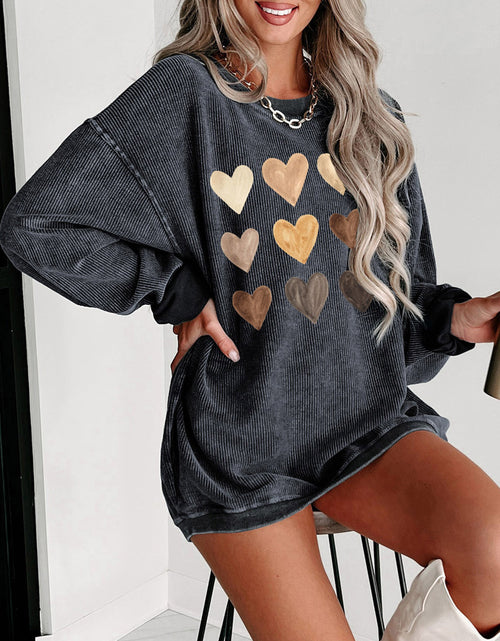 Bild in Galerie-Viewer laden, Gray Corded Valentine Heart Shape Graphic Sweatshirt
