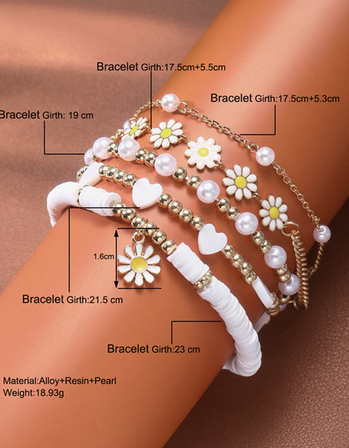 Load image into Gallery viewer, White Daisy Decor Beaded Bracelet
