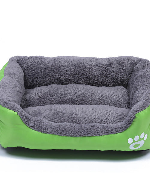 Bild in Galerie-Viewer laden, New, soft, and cozy fleece pet bed. Waterproof bottom. Suitable for small, medium &amp; large pets. Keeps pets warm.
