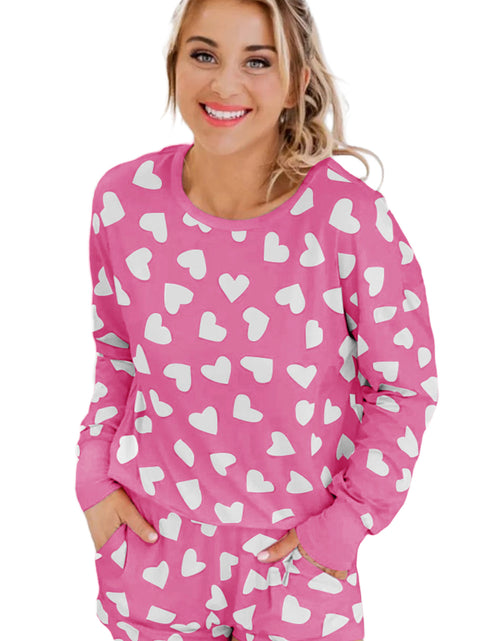 Cargar imagen en el visor de la galería, Pink Heart Print Long Sleeve Top and Shorts Loungewear Set
