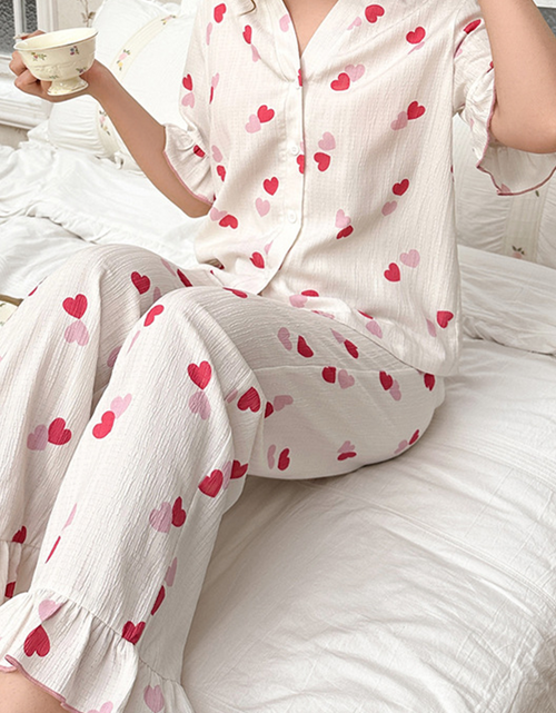 Cargar imagen en el visor de la galería, White Heart Print Crinkle Ruffle Hem Pajama Set
