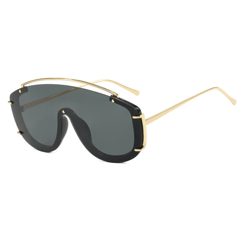 Trendy large frame one-piece sunglasses with a metallic high-end feel, Instagram sunglasses with personalized outdoor internet celebrity sunglasses