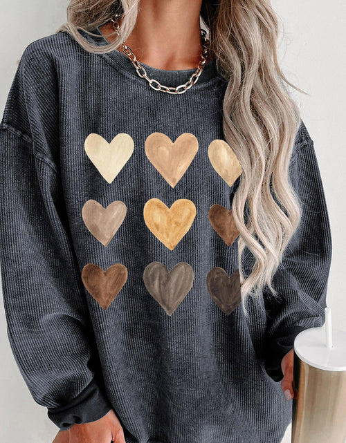 Bild in Galerie-Viewer laden, Gray Corded Valentine Heart Shape Graphic Sweatshirt
