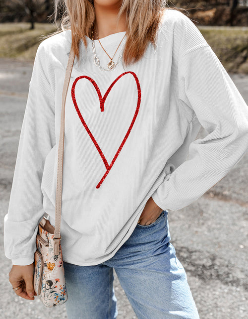 Cargar imagen en el visor de la galería, White Glitter Heart Print Corded Graphic Pullover Sweatshirt
