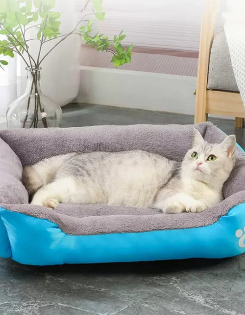 Bild in Galerie-Viewer laden, New, soft, and cozy fleece pet bed. Waterproof bottom. Suitable for small, medium &amp; large pets. Keeps pets warm.
