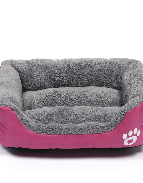 Bild in Galerie-Viewer laden, New, soft, and cozy fleece pet bed. Waterproof bottom. Suitable for small, medium &amp; large pets. Keeps pets warm.
