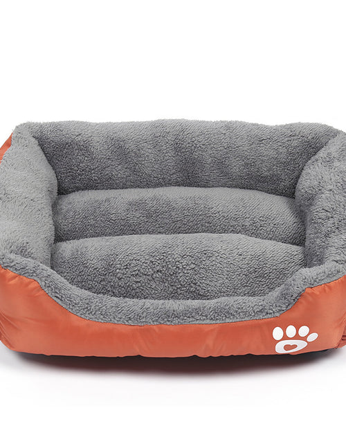 Bild in Galerie-Viewer laden, New, soft, and cozy fleece pet bed. Waterproof bottom. Suitable for small, medium &amp; large pets. Keeps pets warm.
