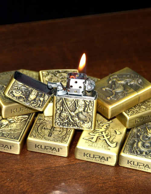 Bild in Galerie-Viewer laden, Kerosene lighter windproof retro style grinding wheel personalized bronze relief fuel dispenser
