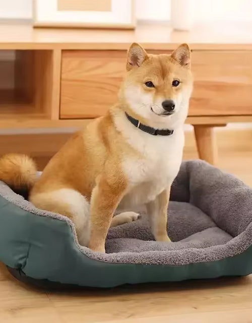 Bild in Galerie-Viewer laden, New, soft, and cozy fleece pet bed. Waterproof bottom. Suitable for small, medium &amp; large pets. Keeps pets warm.
