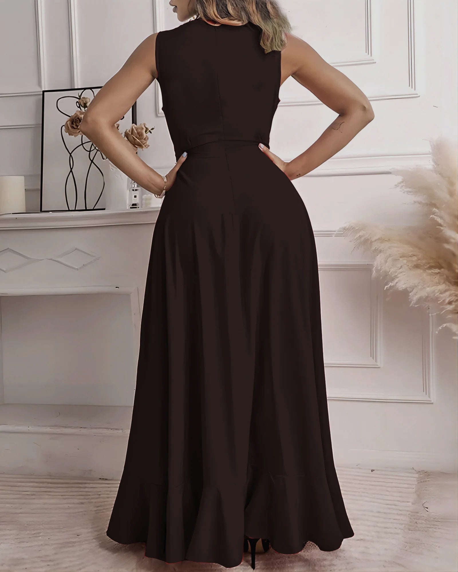 Sleeveless Pleated V-neck Long Dress