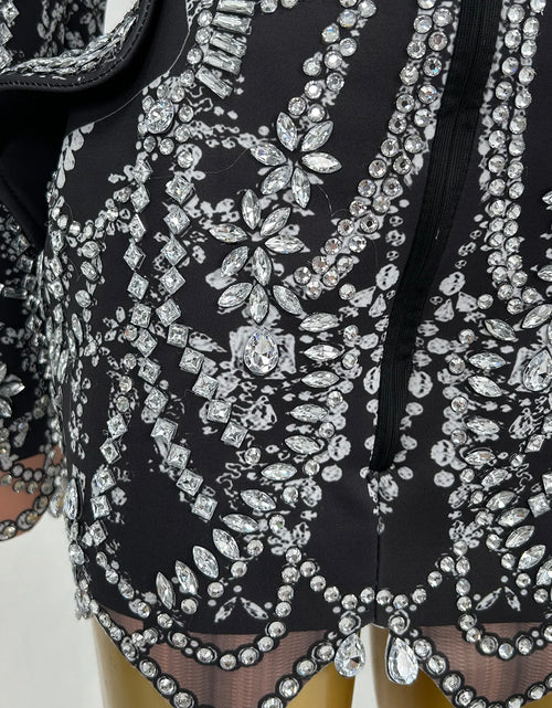 Bild in Galerie-Viewer laden, Modisches kurzes Kleid mit Kristallen und Strasssteinen
