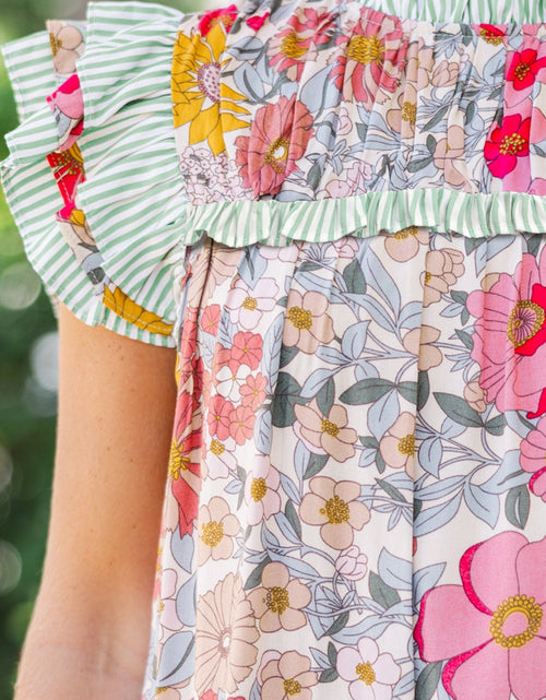 Bild in Galerie-Viewer laden, Pink Floral Print Ruffle Trim Pleated Boho Blouse
