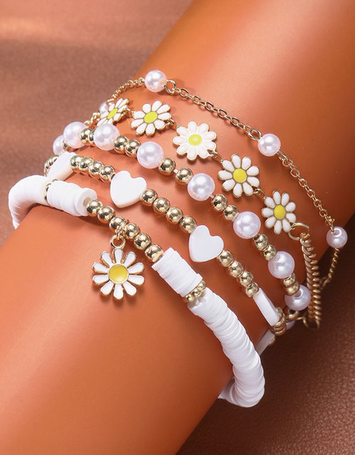 Load image into Gallery viewer, White Daisy Decor Beaded Bracelet
