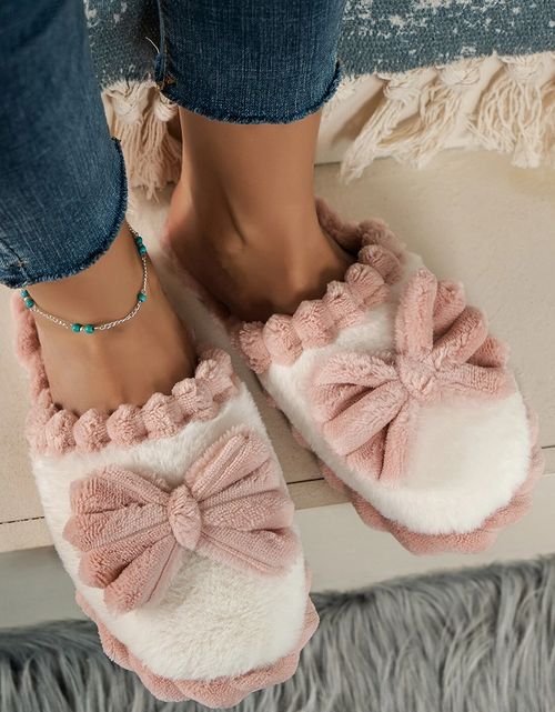 Load image into Gallery viewer, Fushia Bow Plush Winter Slipper
