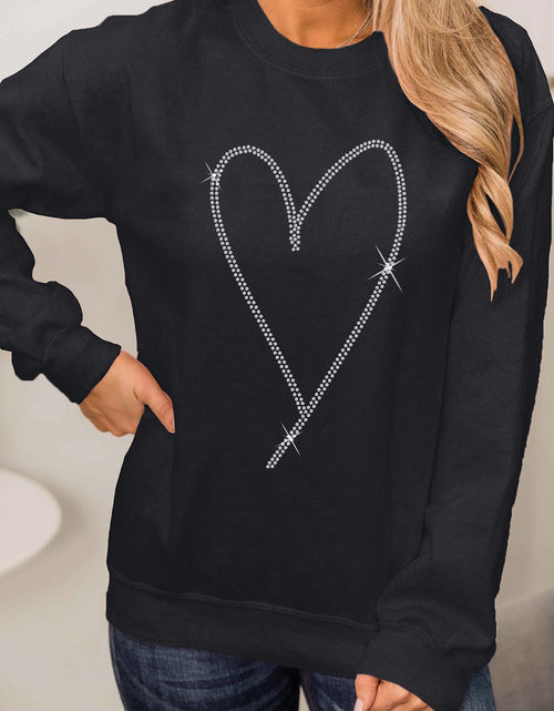 Bild in Galerie-Viewer laden, Black Rhinestone Heart Pattern Valentines Fashion Sweatshirt
