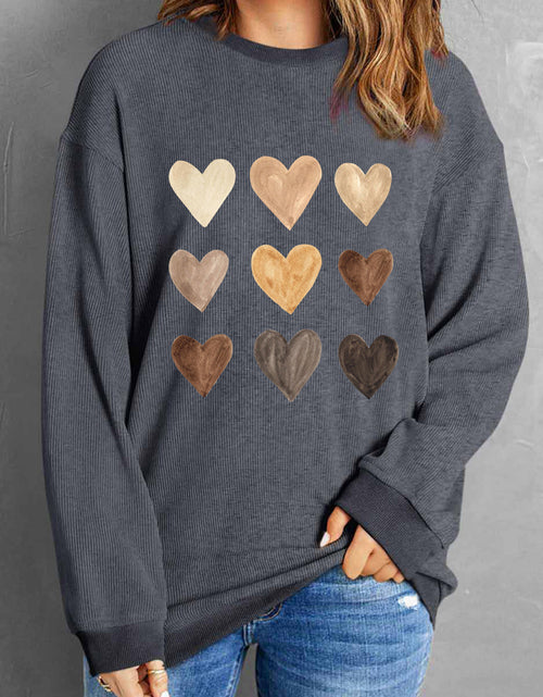 Bild in Galerie-Viewer laden, Gray Corded Valentine Heart Shape Graphic Sweatshirt
